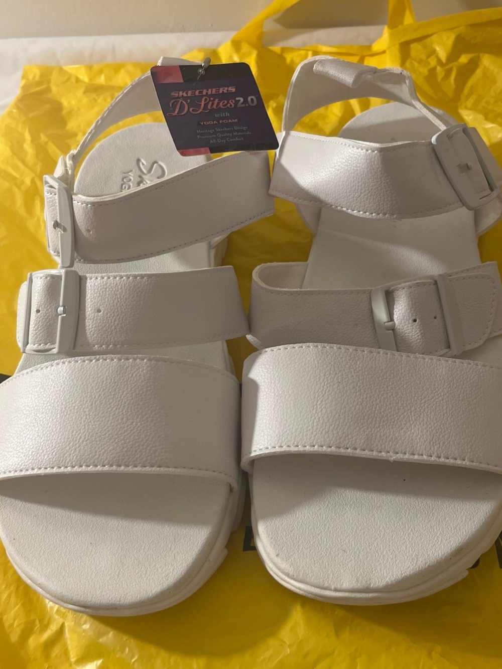 New Skechers D'Lites 2.0 sandals Women’s Size 10 Yoga Foam New with tag
